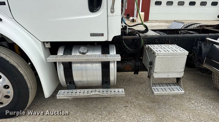 image for item DJ9696 2007 Freightliner M2 semi truck