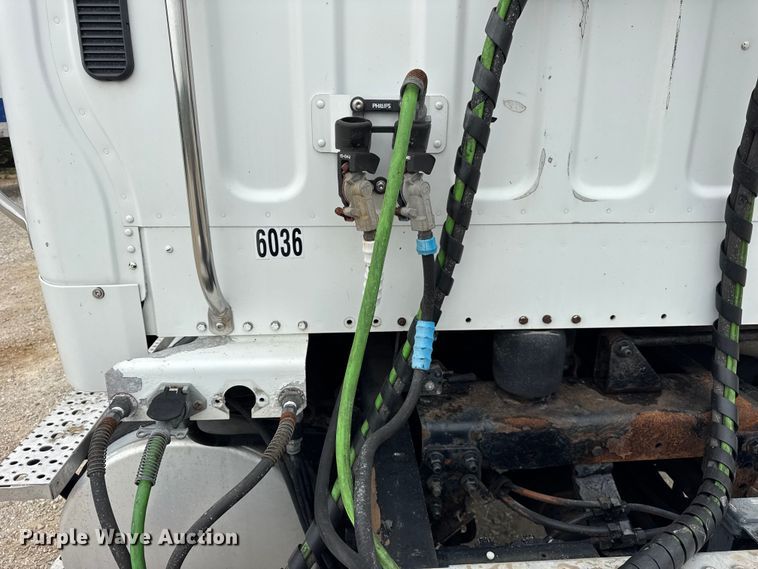 image for item DJ9696 2007 Freightliner M2 semi truck