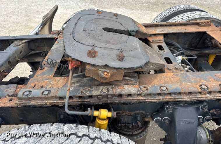 image for item DJ9696 2007 Freightliner M2 semi truck