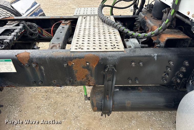 image for item DJ9696 2007 Freightliner M2 semi truck