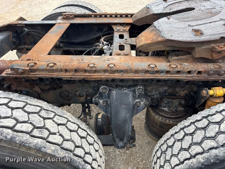 image for item DJ9696 2007 Freightliner M2 semi truck