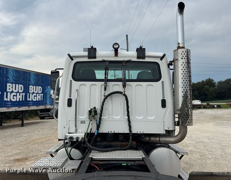 image for item DJ9696 2007 Freightliner M2 semi truck