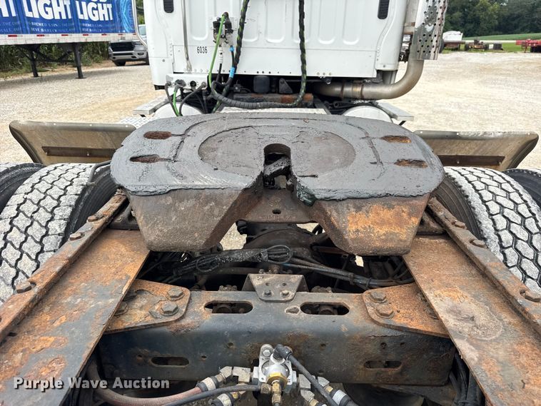 image for item DJ9696 2007 Freightliner M2 semi truck