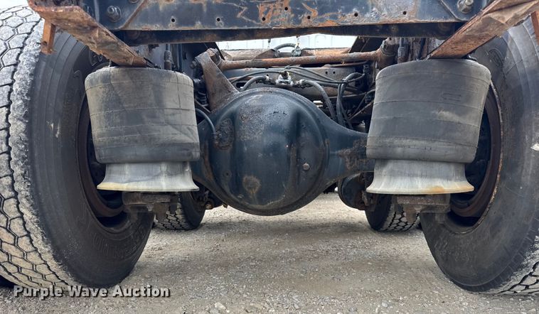 image for item DJ9696 2007 Freightliner M2 semi truck