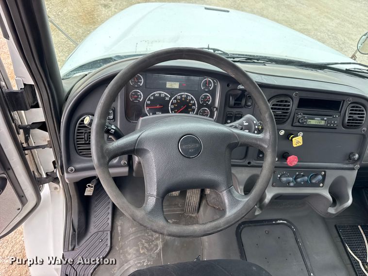 image for item DJ9696 2007 Freightliner M2 semi truck