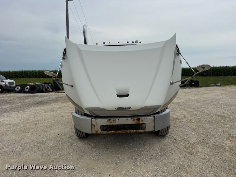 image for item DJ9696 2007 Freightliner M2 semi truck