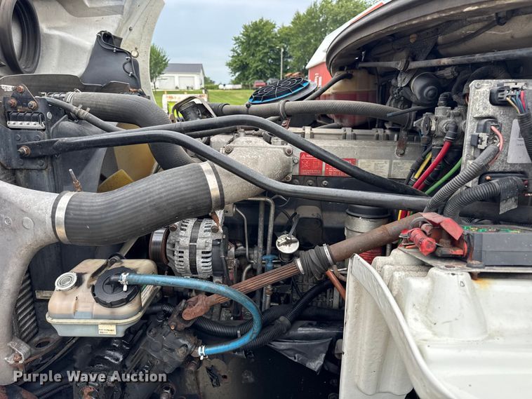 image for item DJ9696 2007 Freightliner M2 semi truck