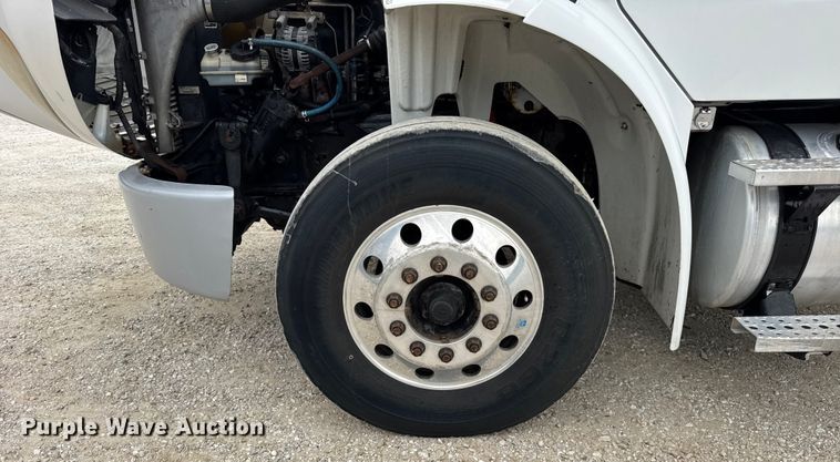 image for item DJ9696 2007 Freightliner M2 semi truck