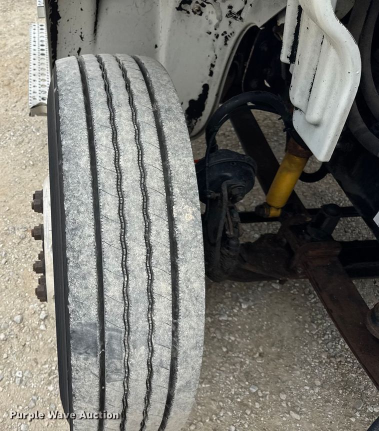 image for item DJ9696 2007 Freightliner M2 semi truck