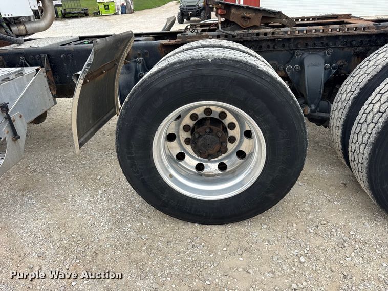 image for item DJ9696 2007 Freightliner M2 semi truck