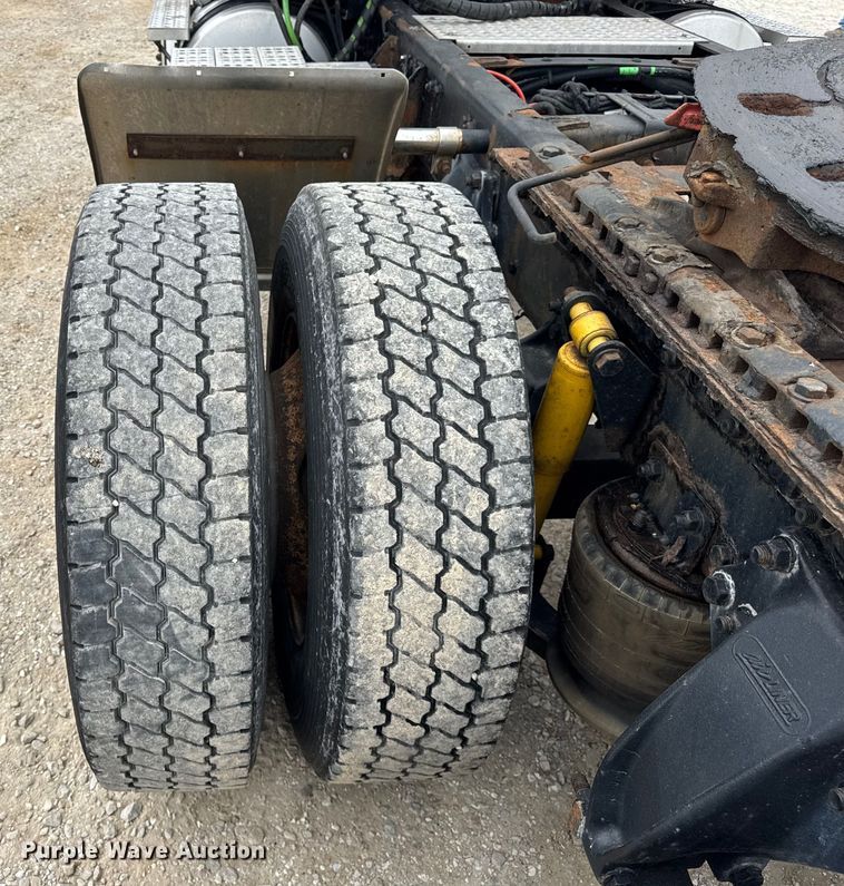 image for item DJ9696 2007 Freightliner M2 semi truck