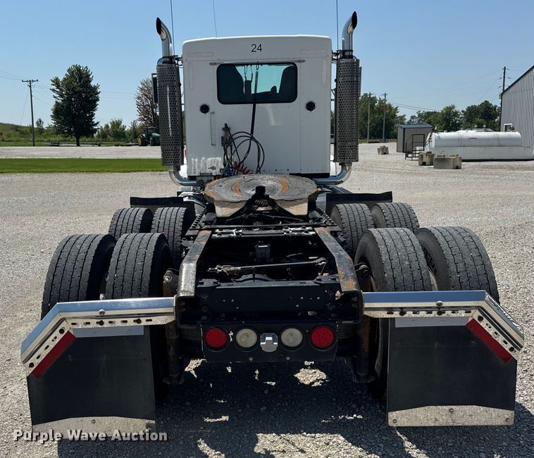 image for item DJ9703 2007 Kenworth T800 semi truck