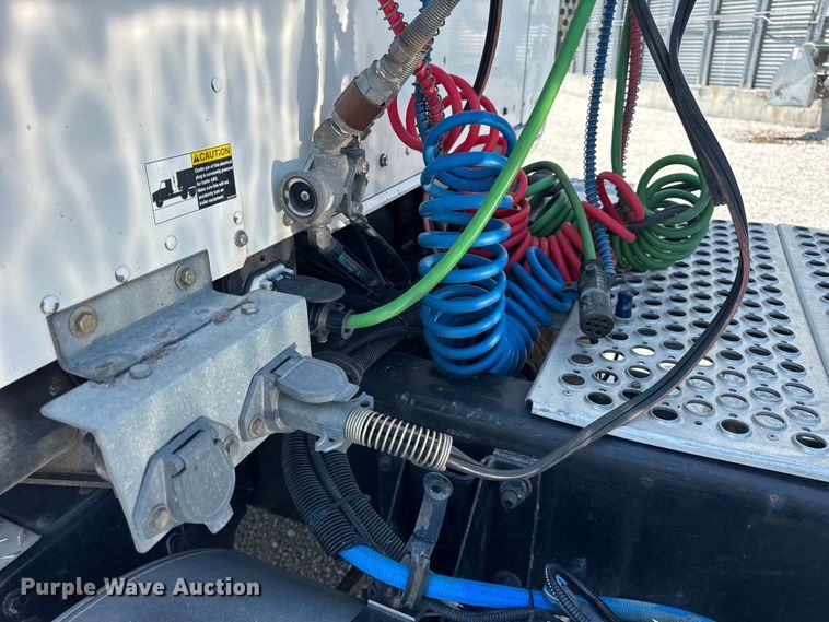 image for item DJ9703 2007 Kenworth T800 semi truck