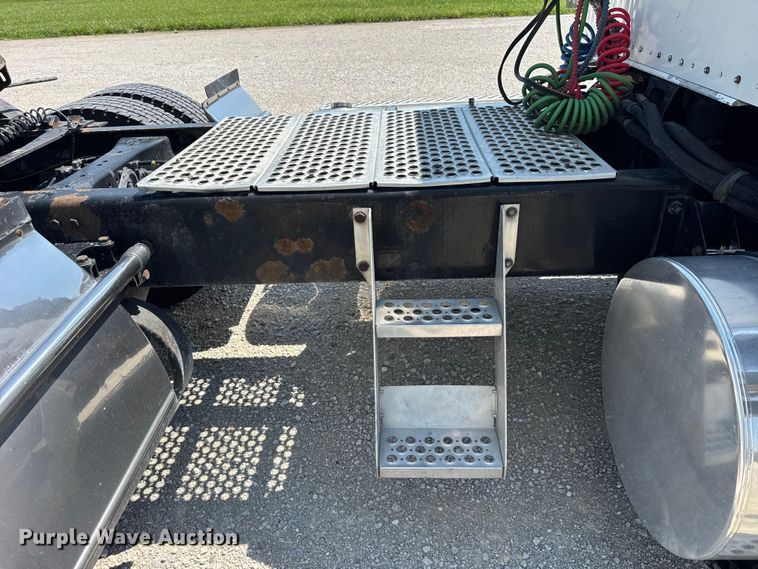 image for item DJ9703 2007 Kenworth T800 semi truck