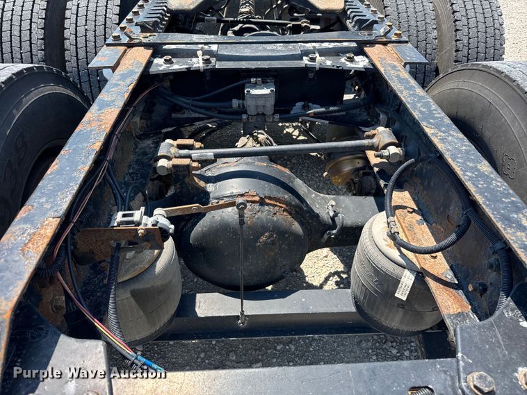 image for item DJ9703 2007 Kenworth T800 semi truck