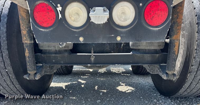 image for item DJ9703 2007 Kenworth T800 semi truck