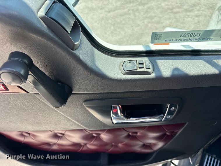 image for item DJ9703 2007 Kenworth T800 semi truck