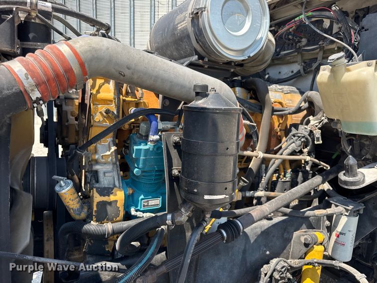 image for item DJ9703 2007 Kenworth T800 semi truck