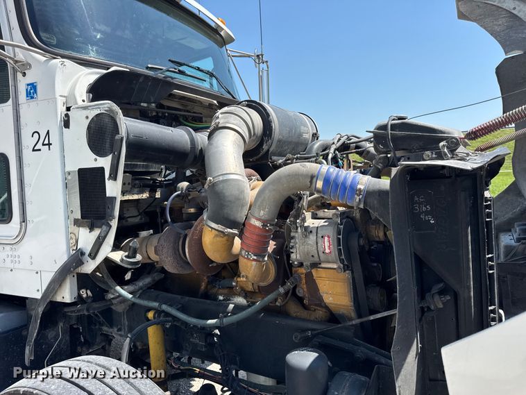 image for item DJ9703 2007 Kenworth T800 semi truck