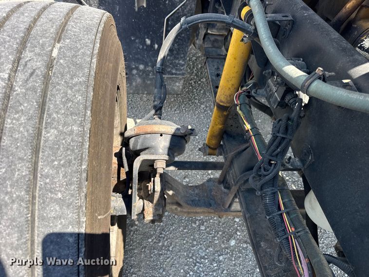 image for item DJ9703 2007 Kenworth T800 semi truck