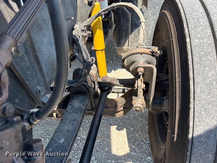 image for item DJ9703 2007 Kenworth T800 semi truck