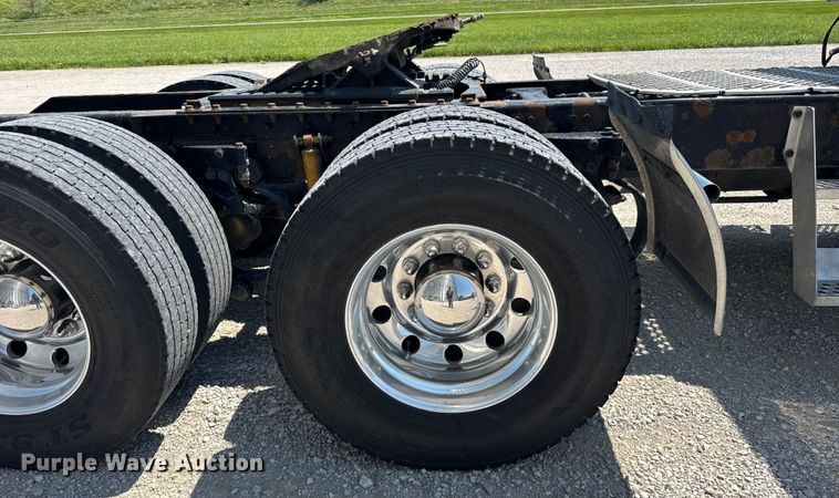 image for item DJ9703 2007 Kenworth T800 semi truck