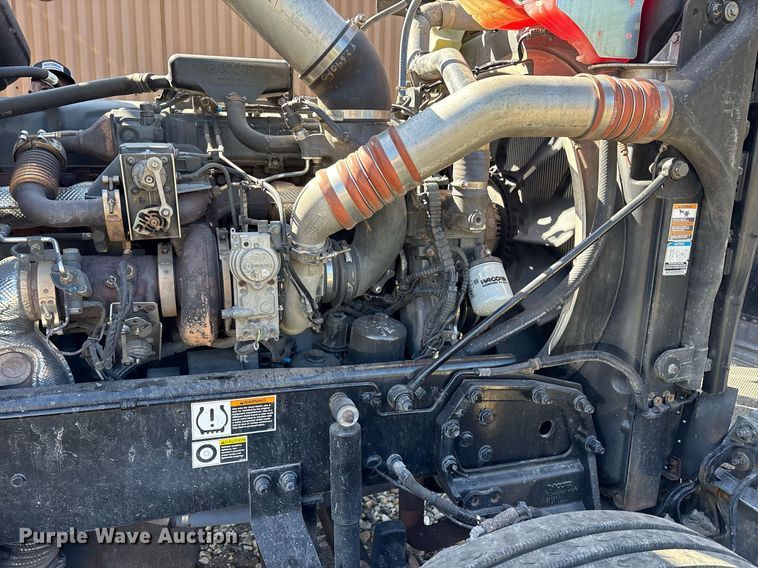 image for item DM1962 2015 Peterbilt 389 semi truck