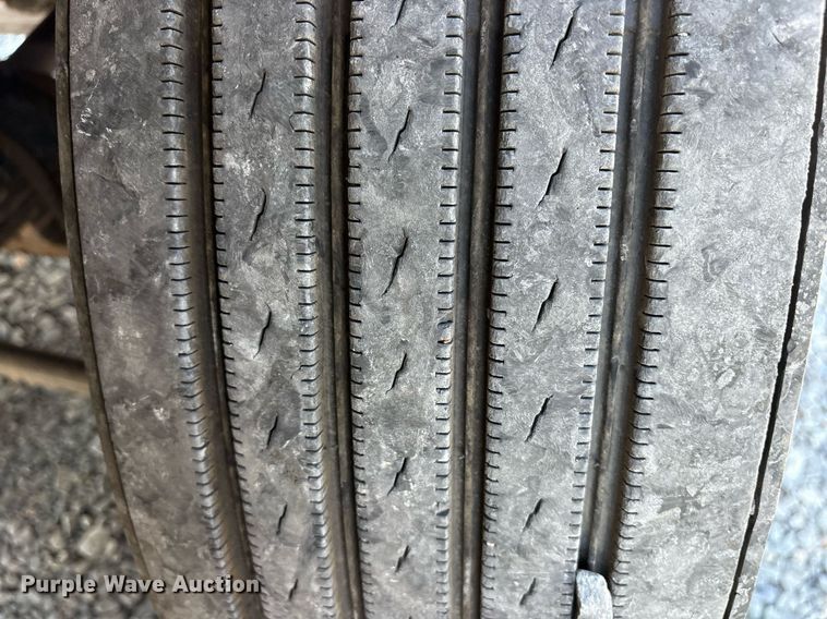 image for item DM1962 2015 Peterbilt 389 semi truck