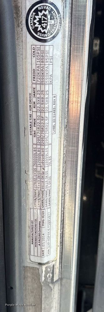 image for item DM1962 2015 Peterbilt 389 semi truck