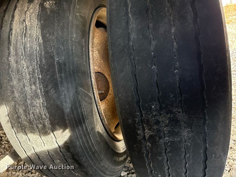 image for item DO7661 2002 Wabash FLDP drop deck trailer