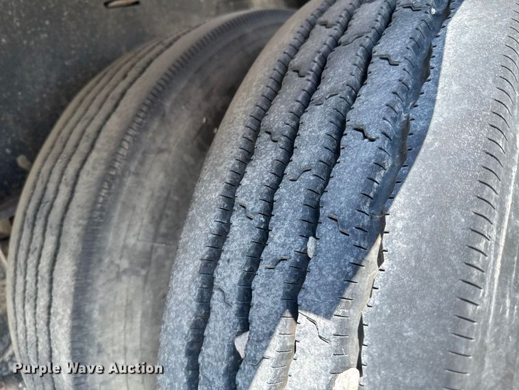 image for item DO7663 1998 Aztec Trailer Sales FLBD drop deck trailer