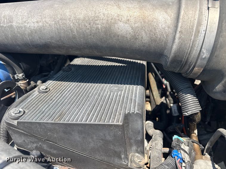 image for item DS3872 2006 International 8600 semi truck