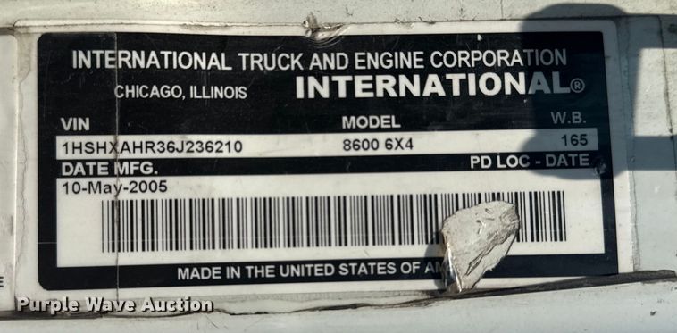 image for item DS3872 2006 International 8600 semi truck