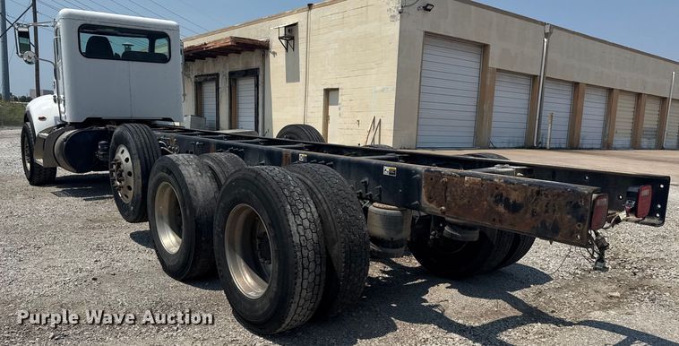 image for item DS3874 2019 Peterbilt 348 truck cab and chassis