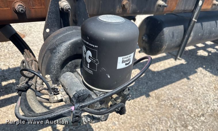 image for item DS3874 2019 Peterbilt 348 truck cab and chassis