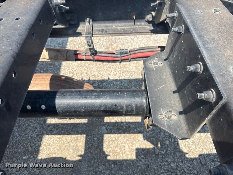 image for item DS3874 2019 Peterbilt 348 truck cab and chassis