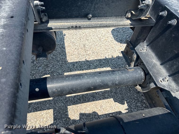 image for item DS3874 2019 Peterbilt 348 truck cab and chassis