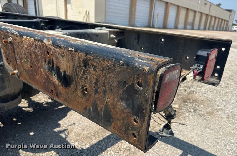 image for item DS3874 2019 Peterbilt 348 truck cab and chassis