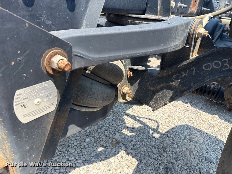 image for item DS3874 2019 Peterbilt 348 truck cab and chassis