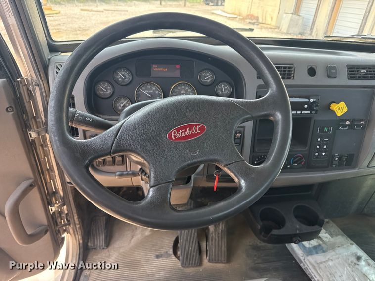 image for item DS3874 2019 Peterbilt 348 truck cab and chassis