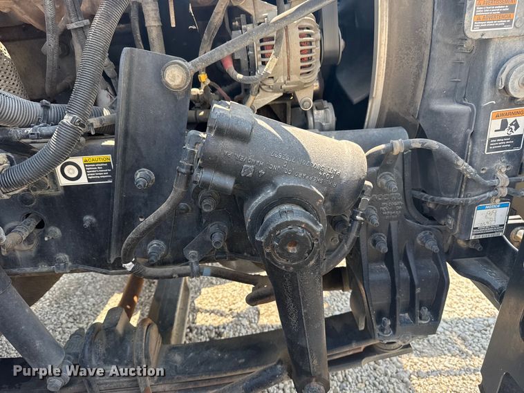 image for item DS3874 2019 Peterbilt 348 truck cab and chassis