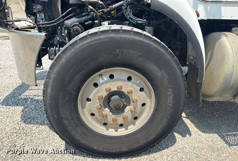 image for item DS3874 2019 Peterbilt 348 truck cab and chassis