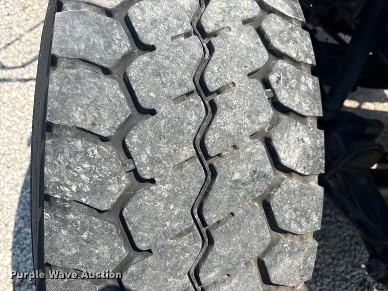 image for item DS3874 2019 Peterbilt 348 truck cab and chassis