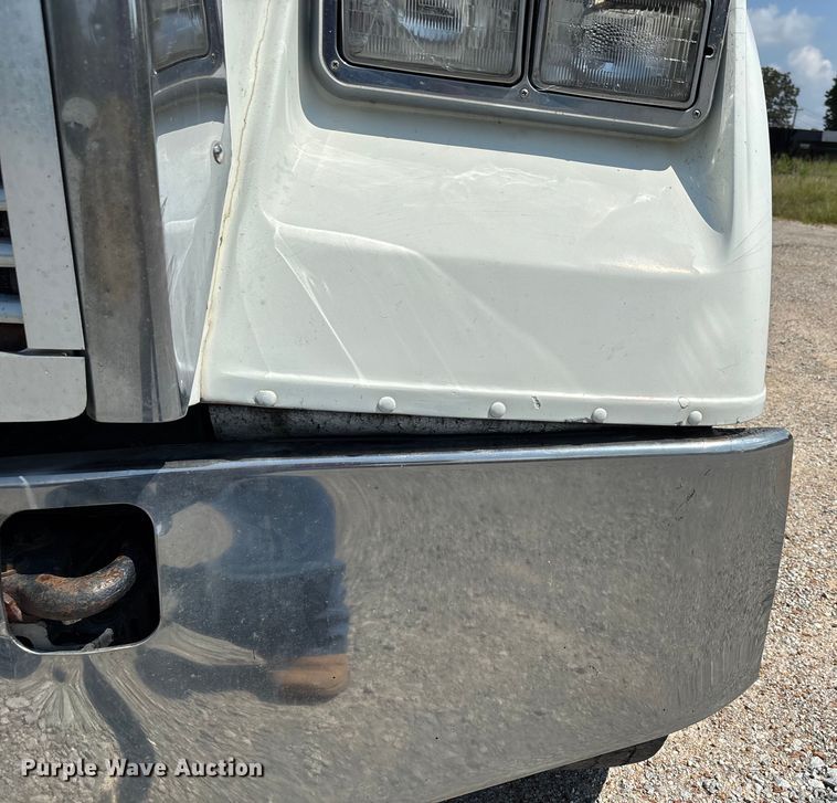 image for item DU1257 2006 Freightliner Classic  semi truck