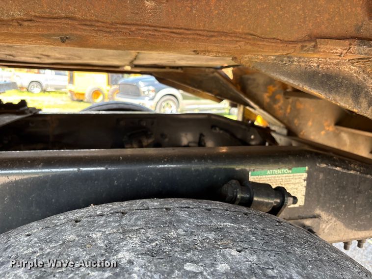 image for item DU1257 2006 Freightliner Classic  semi truck