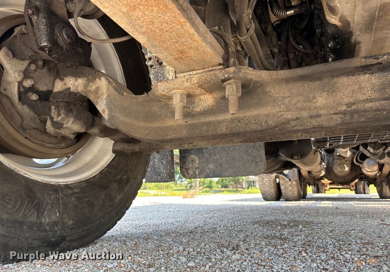 image for item DU1257 2006 Freightliner Classic  semi truck