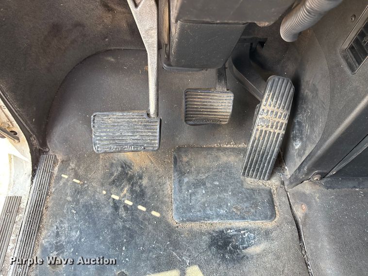 image for item DU1257 2006 Freightliner Classic  semi truck