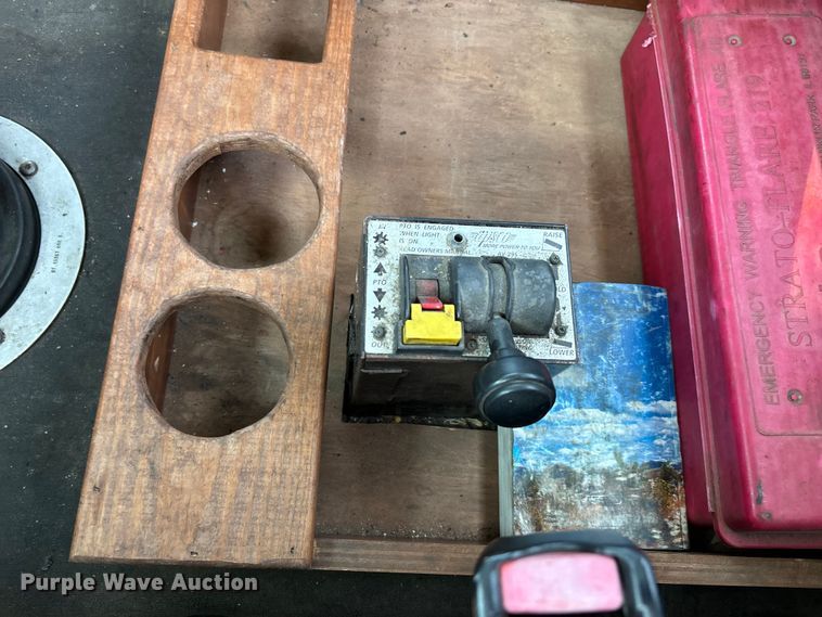 image for item DU1257 2006 Freightliner Classic  semi truck