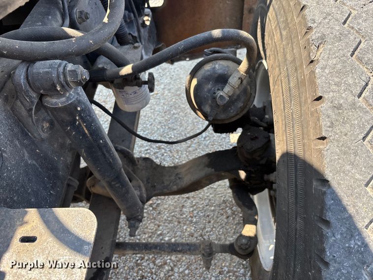 image for item DU1257 2006 Freightliner Classic  semi truck