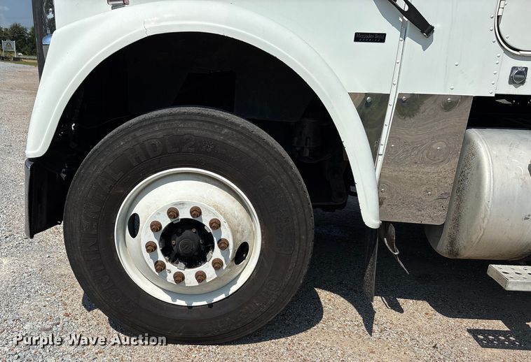 image for item DU1257 2006 Freightliner Classic  semi truck